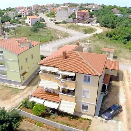 Apartment Mara *